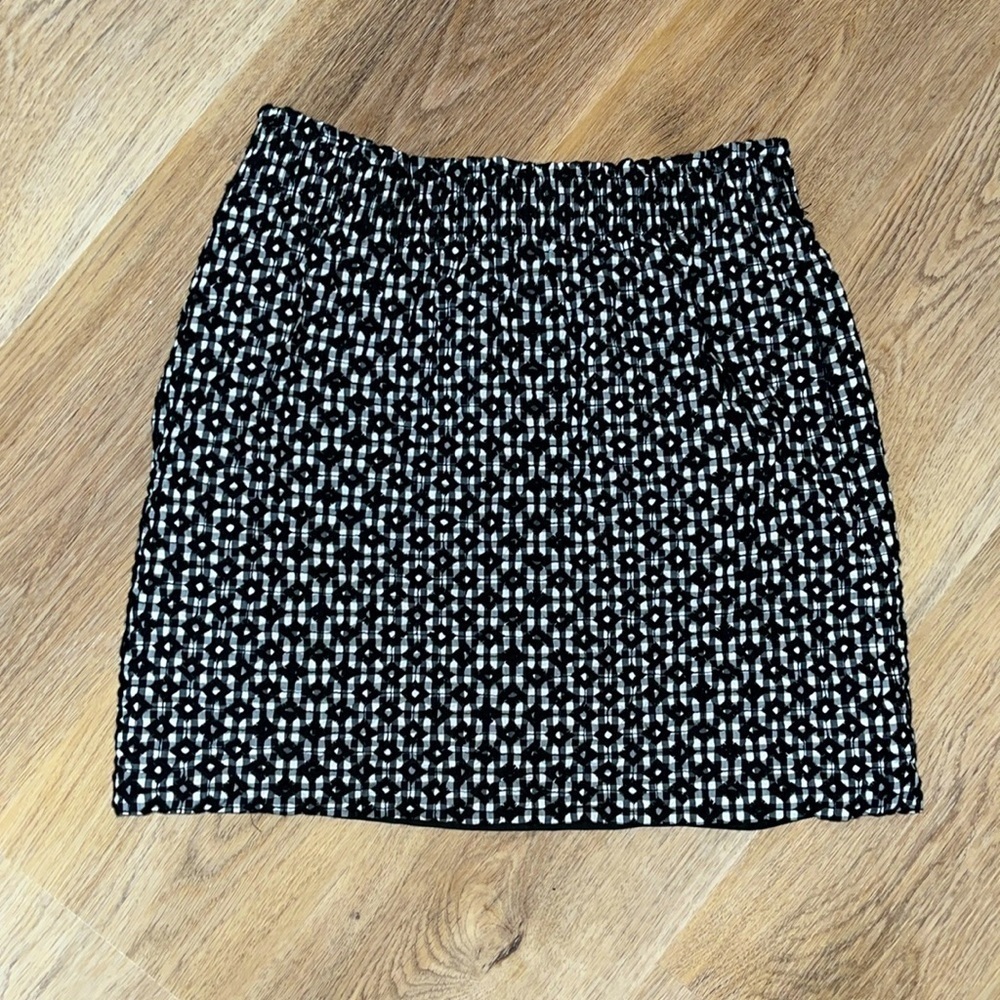 Gorgeous Black And White Embroidered Diamond Detail Elastic Waist Mini Skirt 2